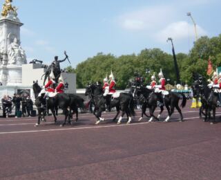110425-london 50